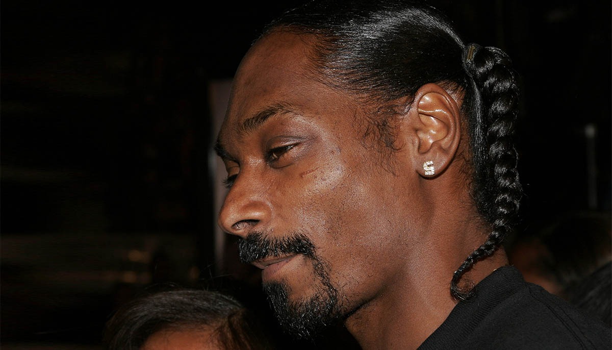 Shutterstock Snoop Dogg grandchild dies 10 days old feat