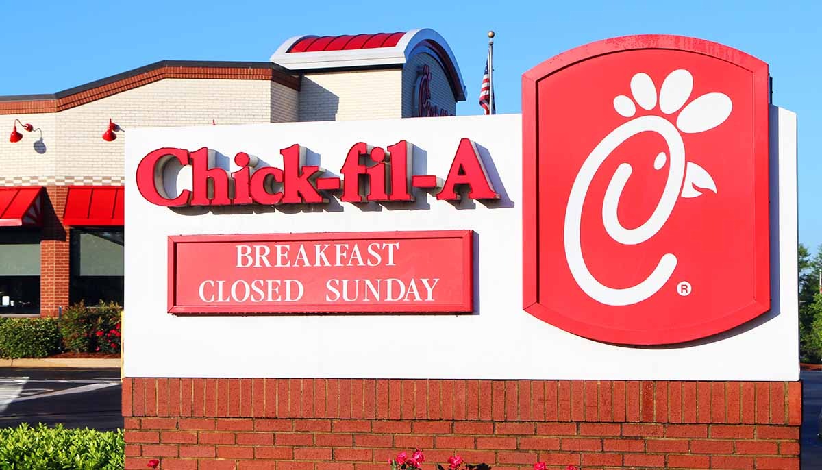 Shutterstock Chick Fil A apologizes after national sandwich day ads closed on sunday feat
