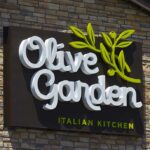 Olive Garden Customer Demands Nonblack Server – Manager Says Okay