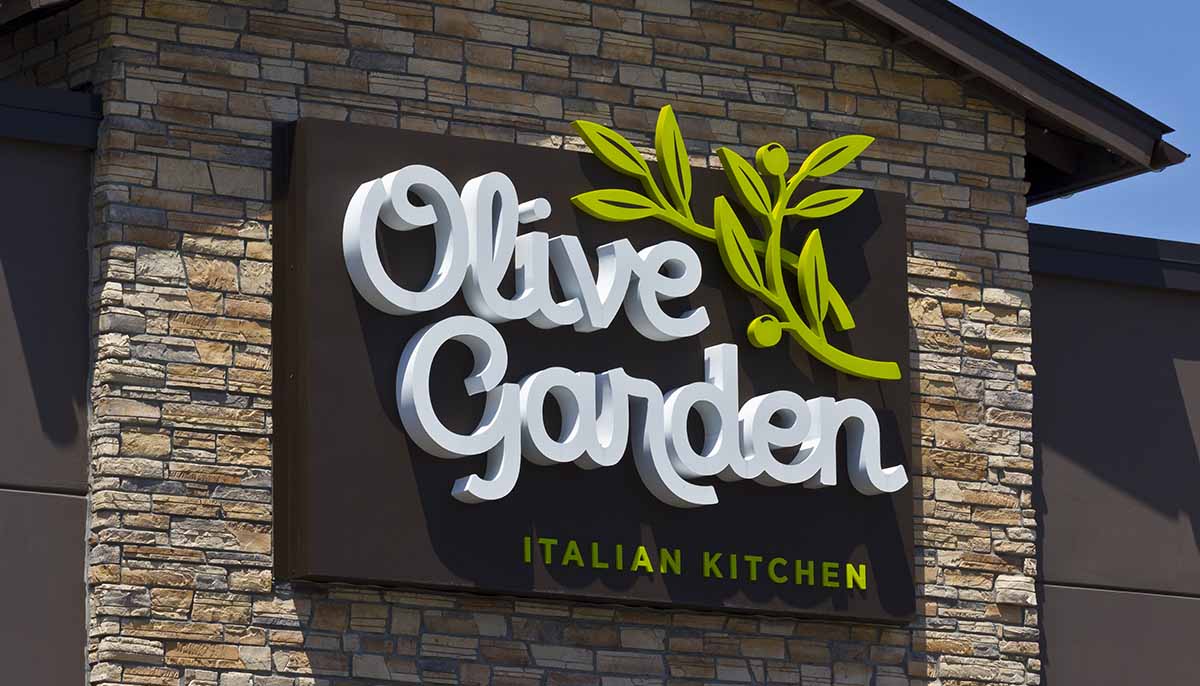 Olive Garden Customer Demands Nonblack Server Manager Says Okay