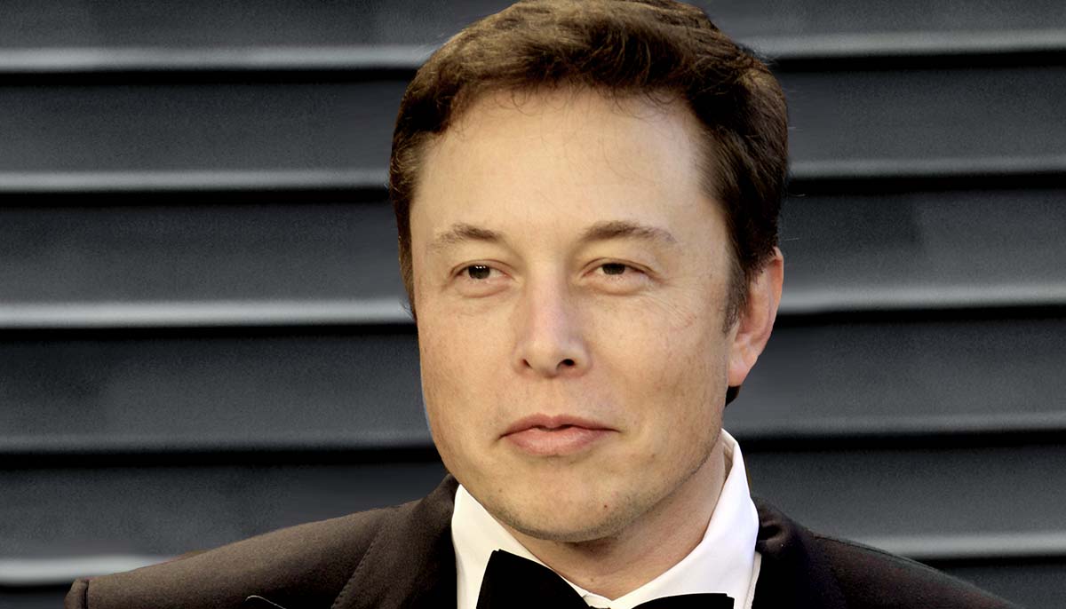 Elon Musk attends a Vanity Fair Oscar Party