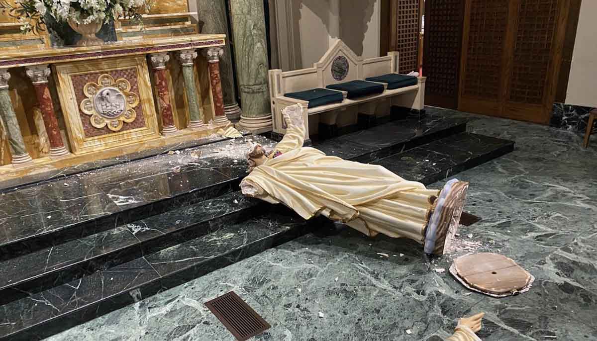 Sacred Heart of Jesus statue destroyed St Patrick Cathedral