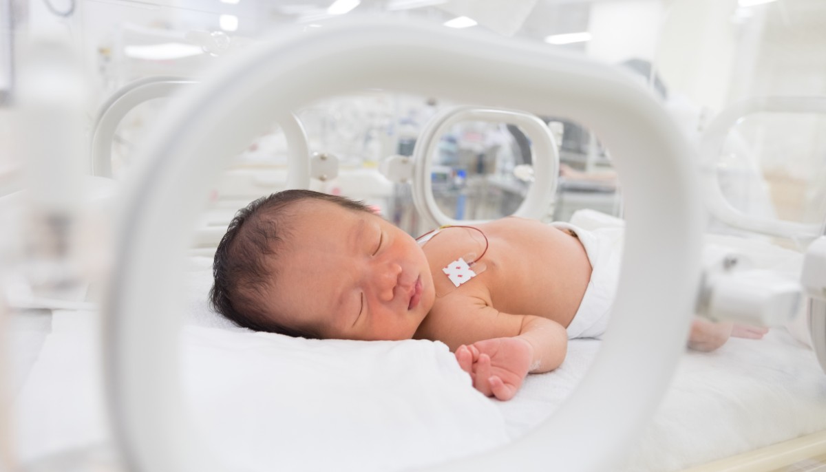 a baby in nicu